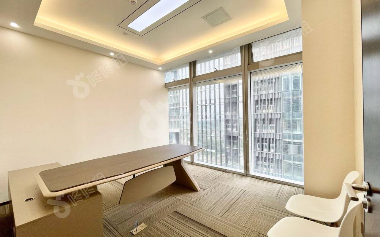 易尚中心_145平_豪装_办公室隔间