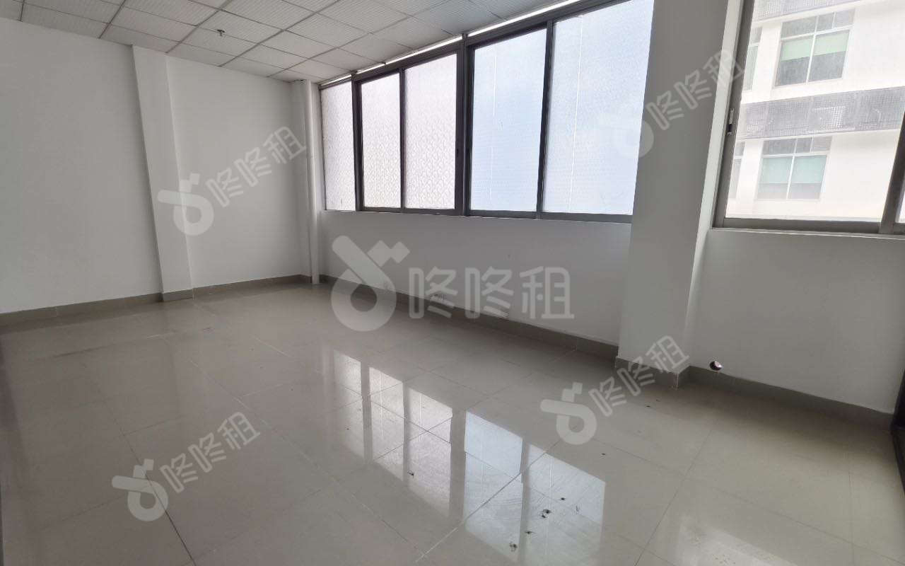 广兴源互联网产业基地A区_320平_精装_办公室隔间