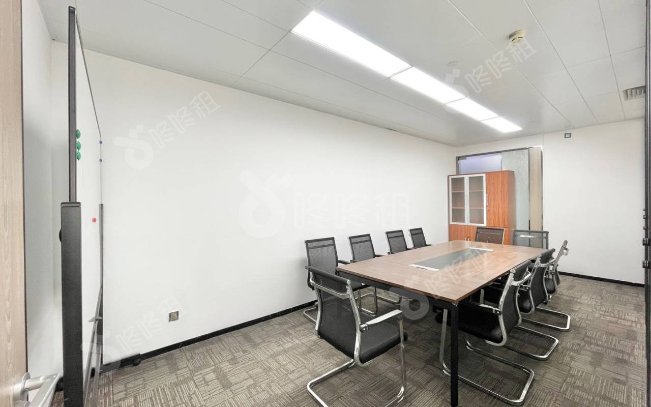 东方科技大厦_340平_精装_办公室隔间