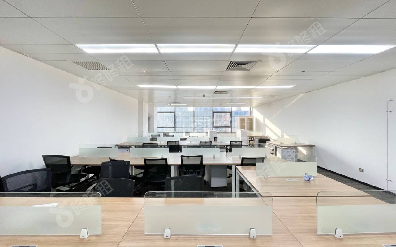 东方科技大厦_340平_精装_办公室开间