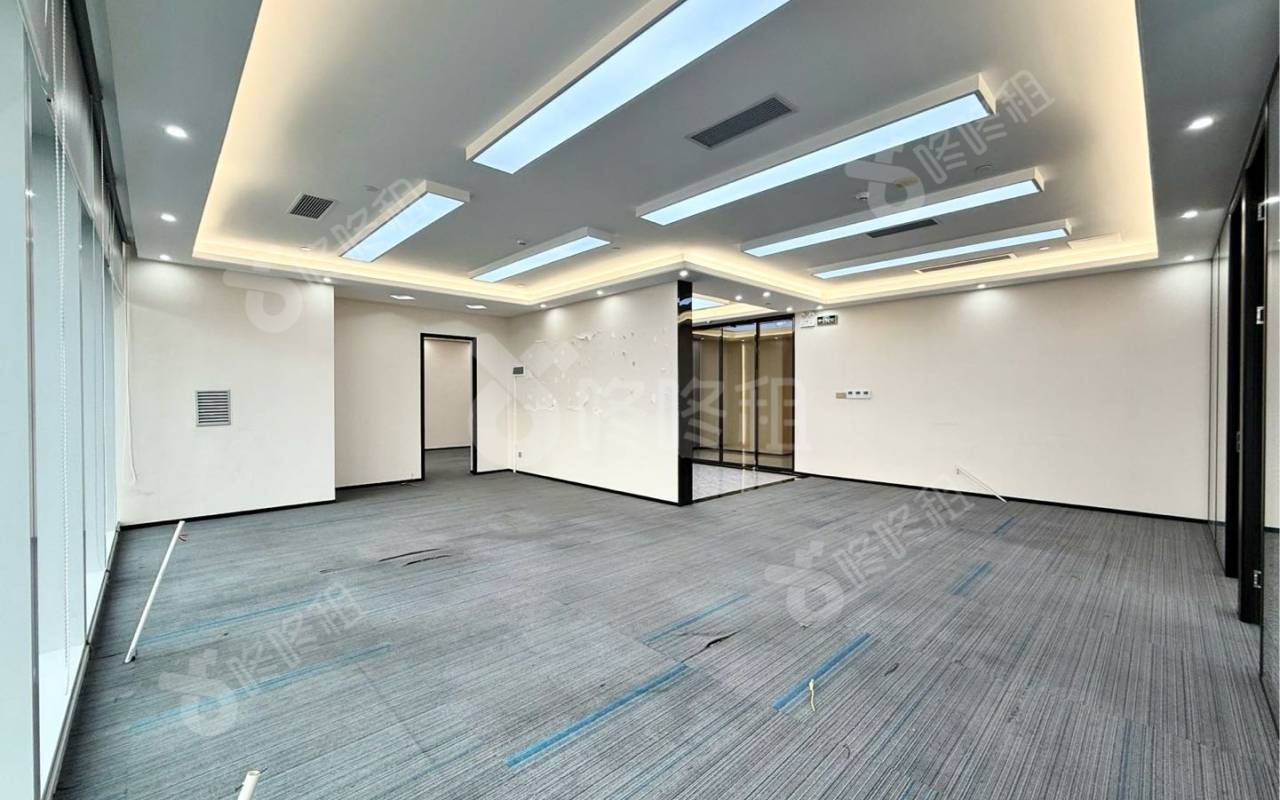 易尚中心_319平_豪装_办公室开间