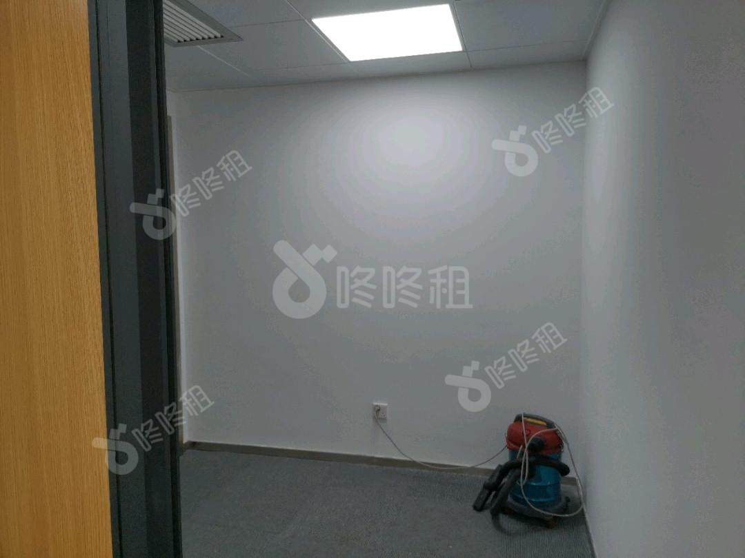 羊城国际贸易中心_106平_精装_办公室隔间