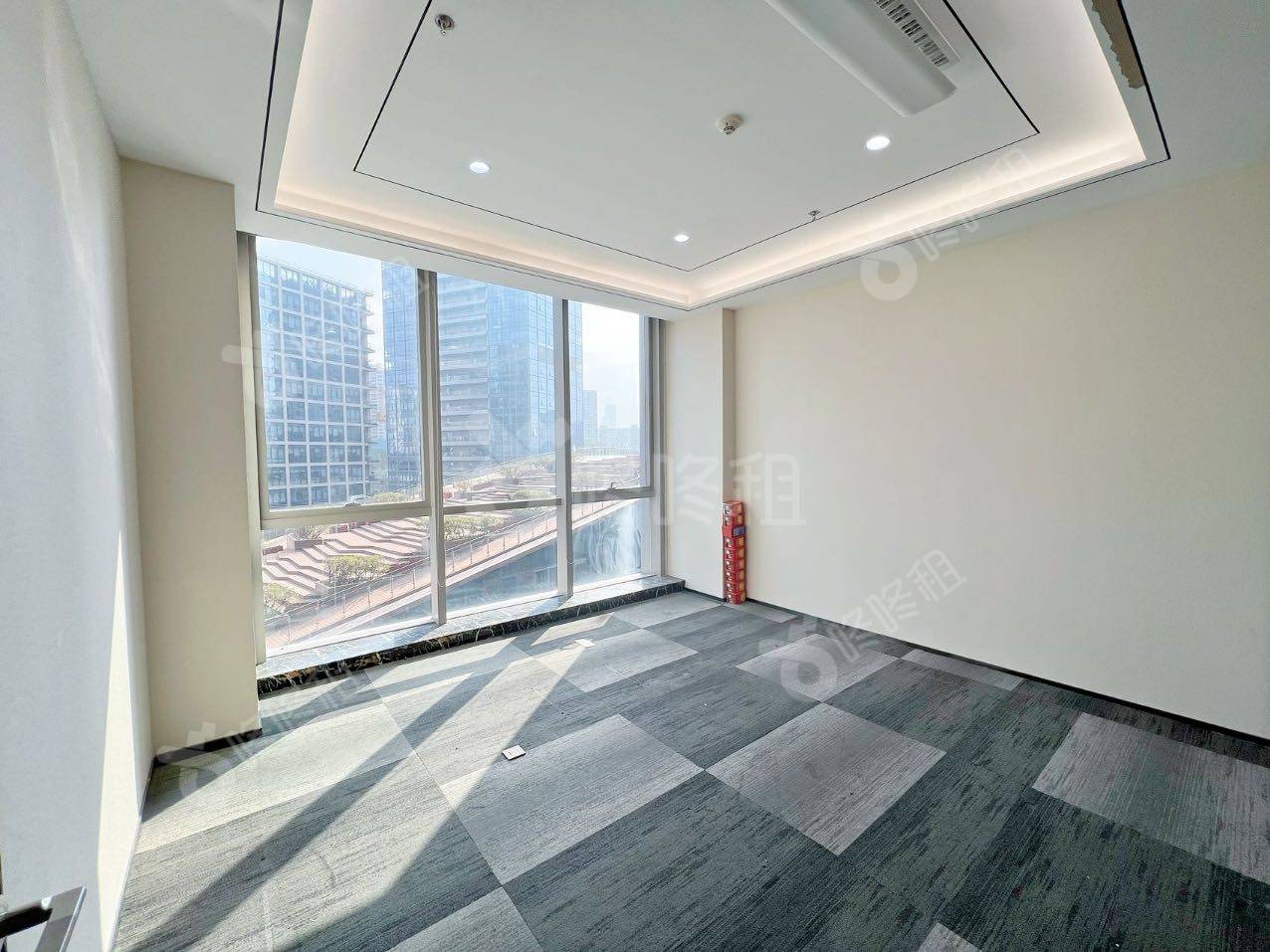 侨城坊_755平_精装_办公室隔间