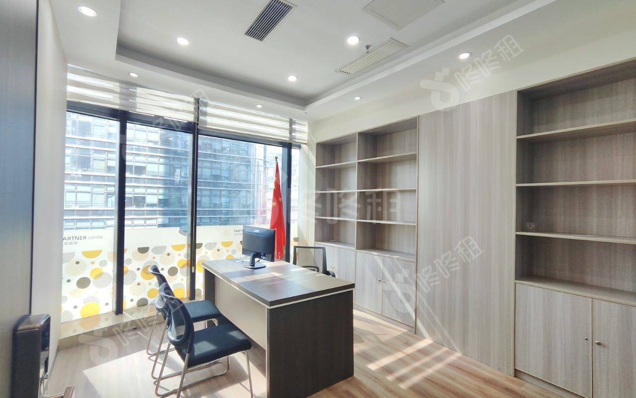 卓越城一期_268平_精装_办公室隔间