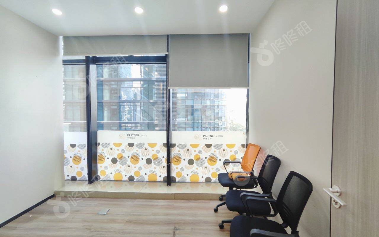 卓越城一期_268平_精装_办公室隔间
