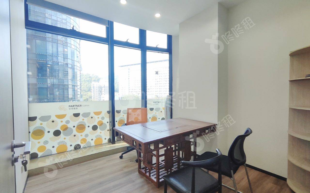 卓越城一期_268平_精装_办公室隔间