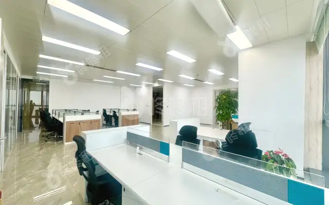 长富金茂大厦CFC_360平_精装_办公室房源出租