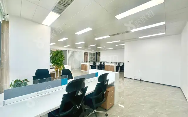 长富金茂大厦CFC_360平_精装_办公室房源出租