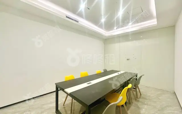 长富金茂大厦CFC_360平_精装_办公室房源出租