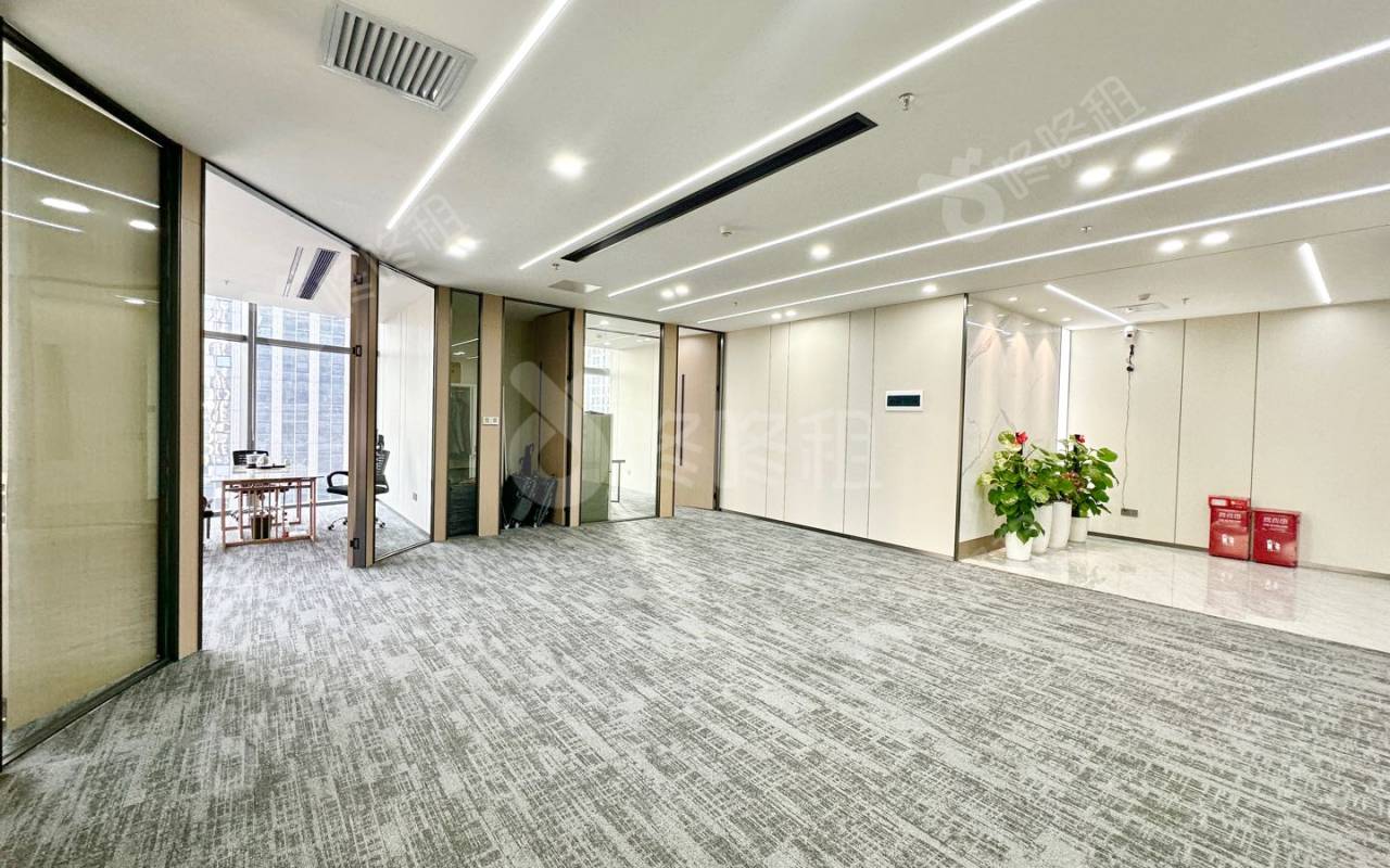 皇庭中心_369平_精装_办公室开间