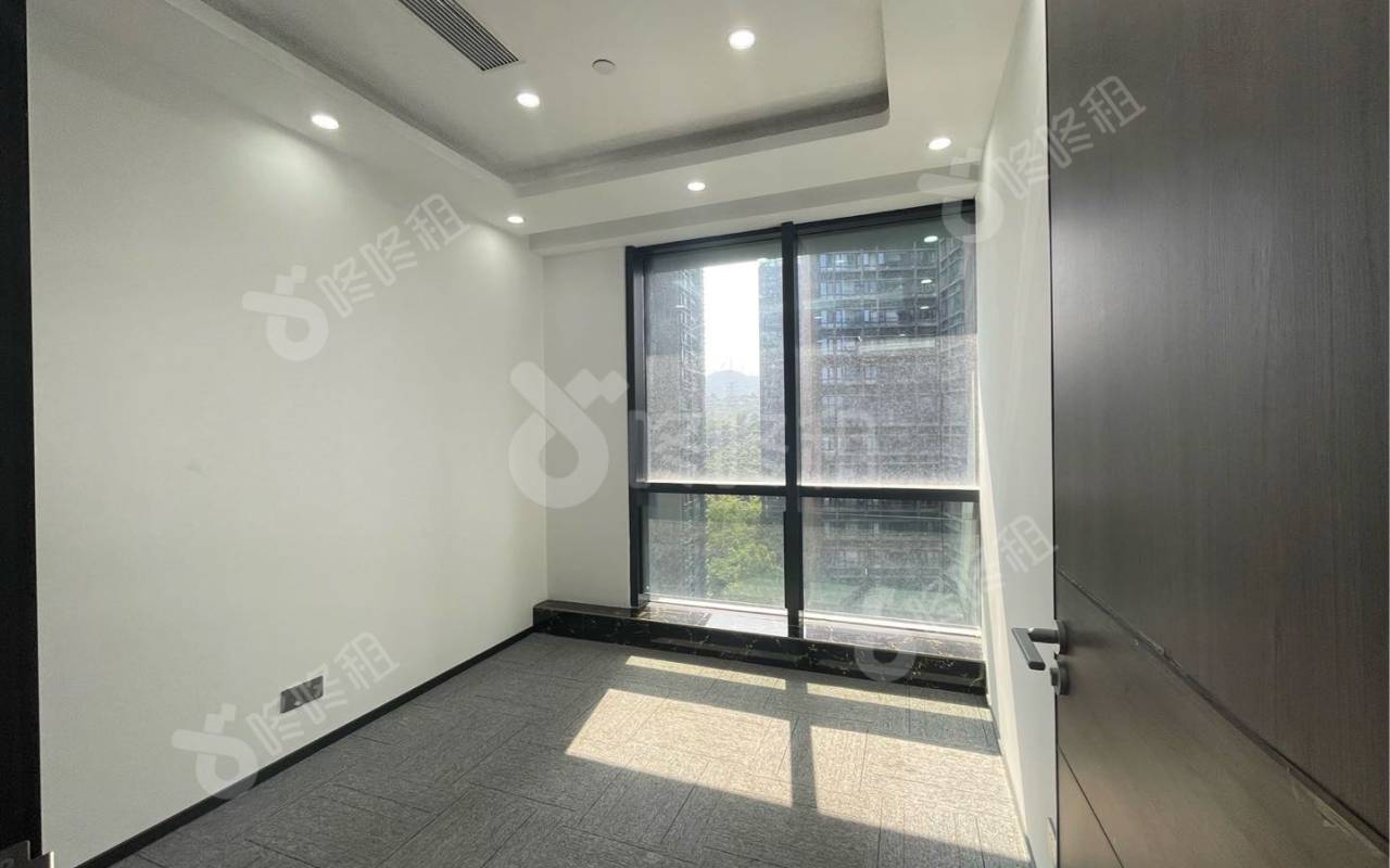 京基御景峯大厦_186.13平_豪装_办公室隔间