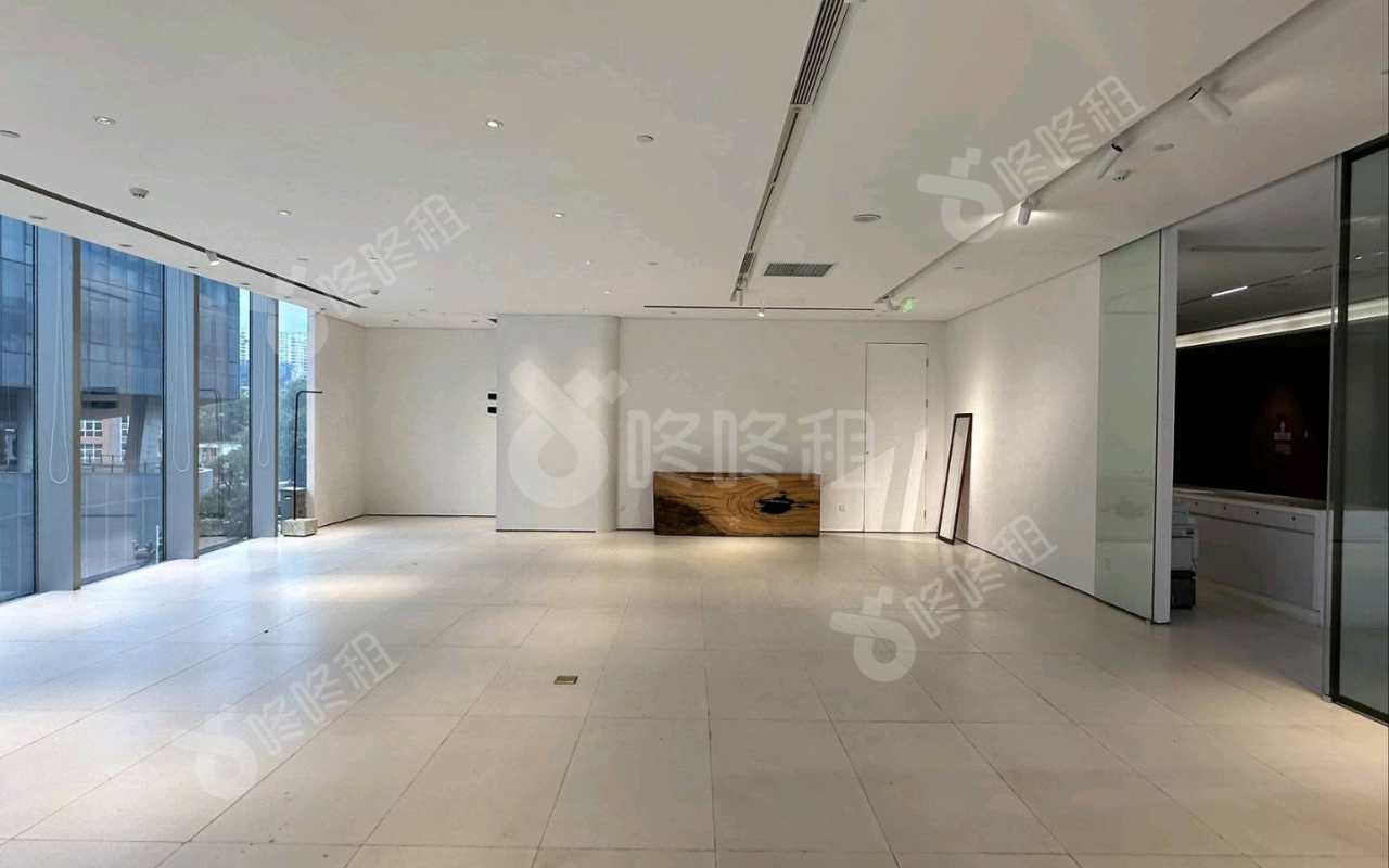 寰侨商务大厦_1050平_精装_办公室开间