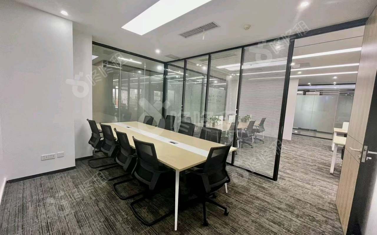 中电照明_270平_精装_办公室隔间