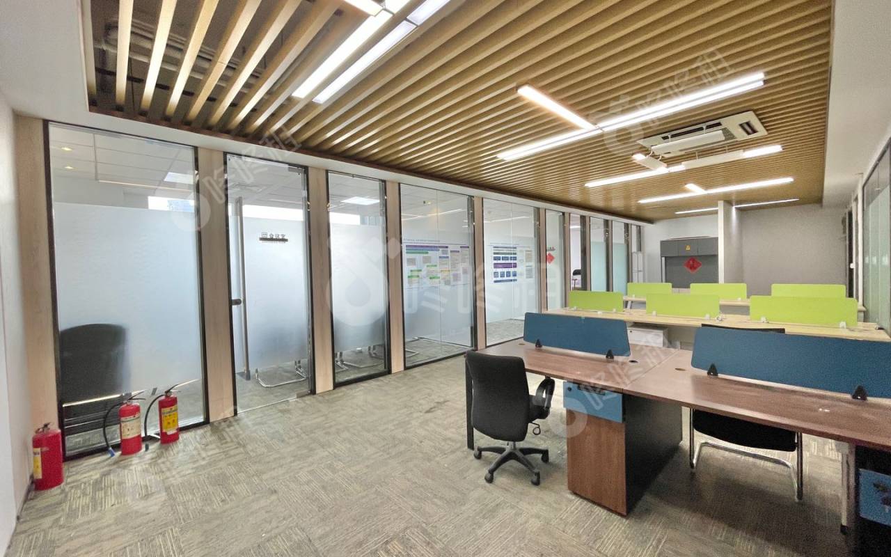 东方科技大厦_328平_豪装_办公室开间