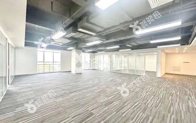 研祥科技大厦_334平_精装_办公室开间