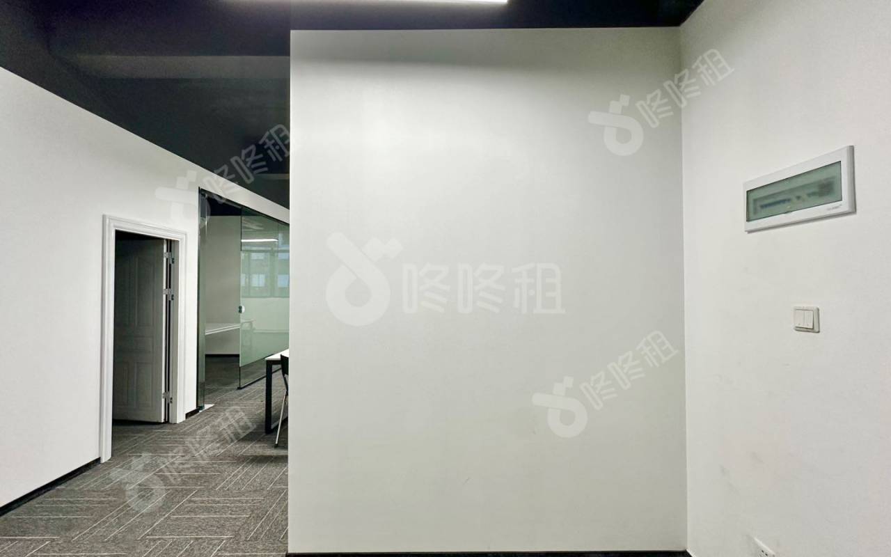 51大厦_160平_精装_前台