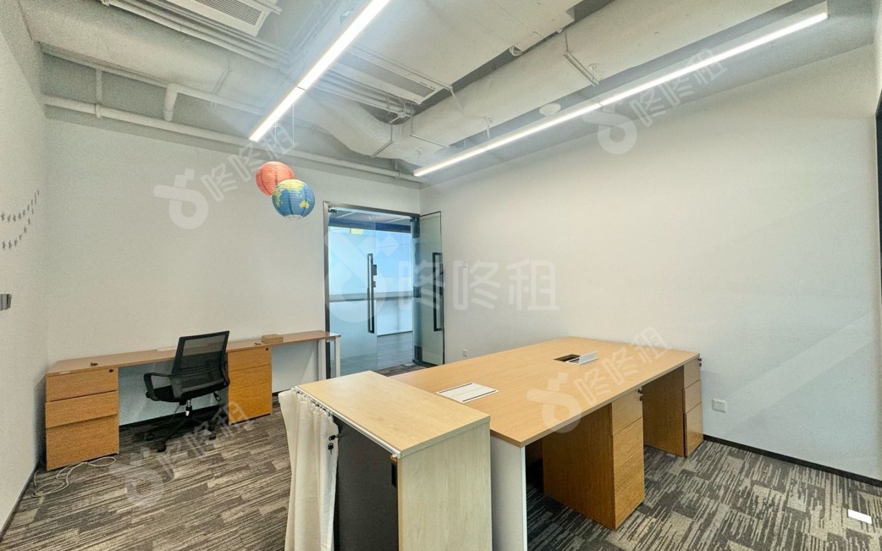 万科云城•云城云中心_55平_精装_办公室开间