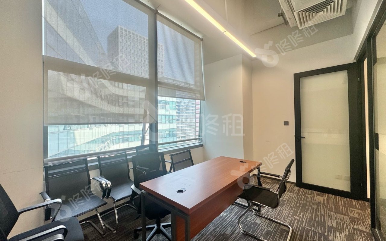 万科云城•云城云中心_55平_精装_办公室隔间