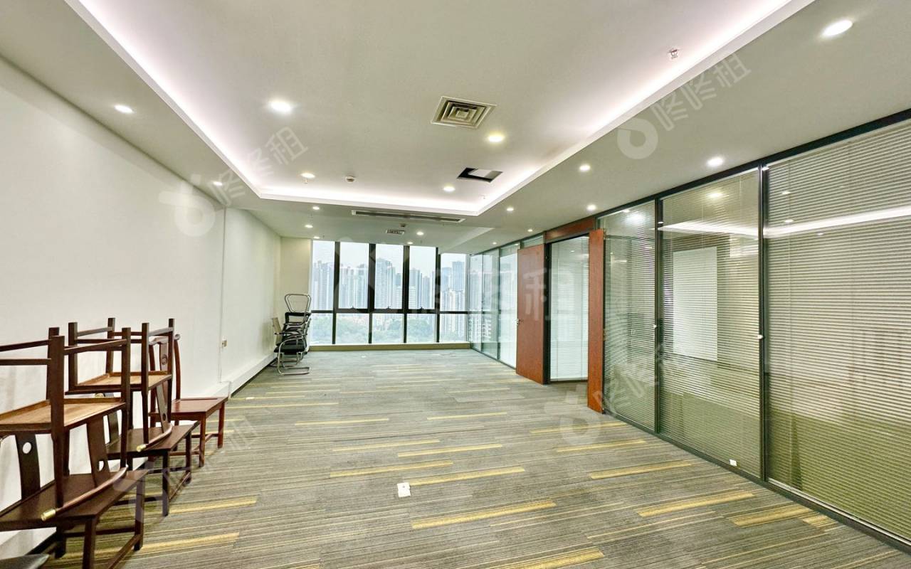 中执时代广场（粤商中心）_374平_精装_办公室隔间