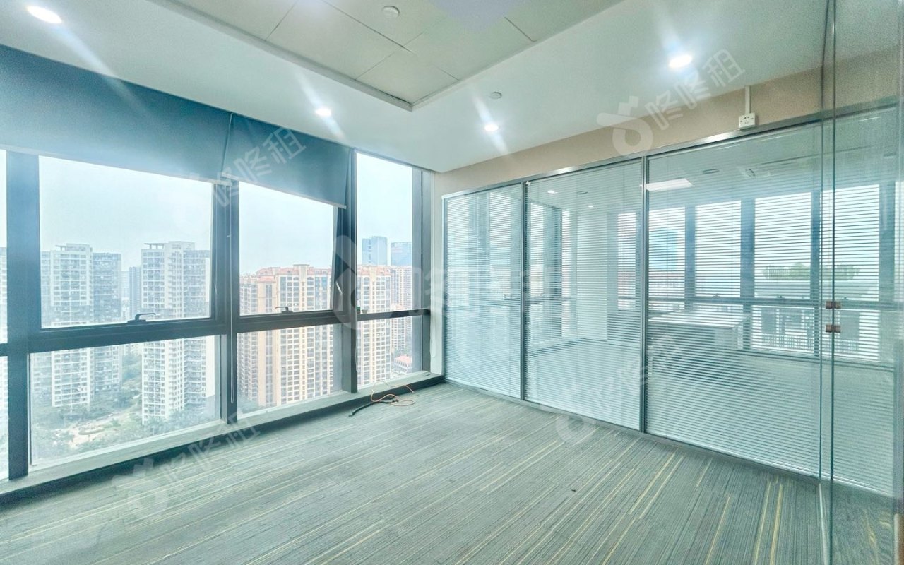 中执时代广场（粤商中心）_466平_精装_办公室隔间