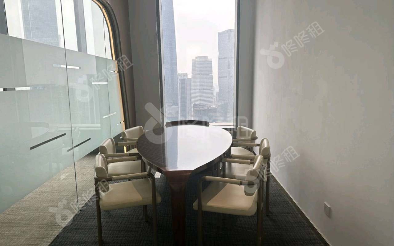 越秀金融大厦_881.98平_精装_办公室隔间