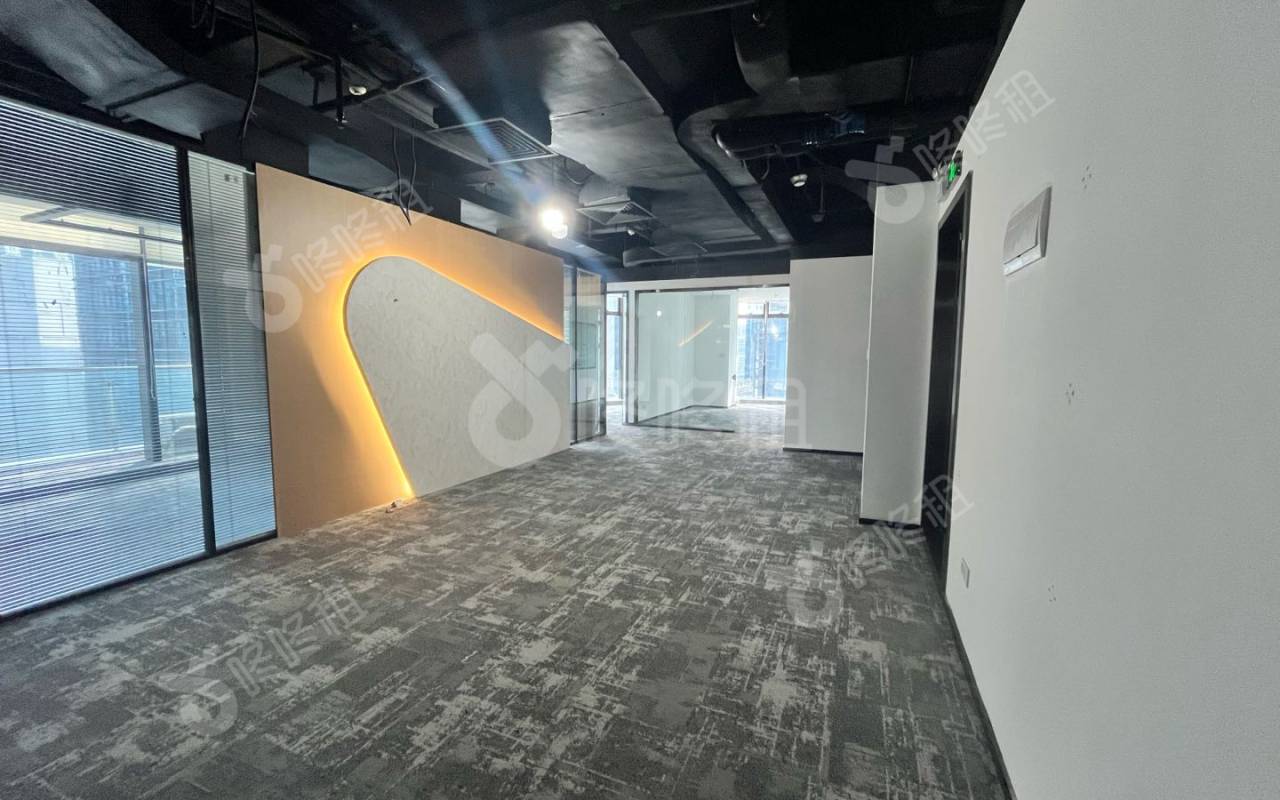 卓越城一期_292.02平_精装_办公室开间