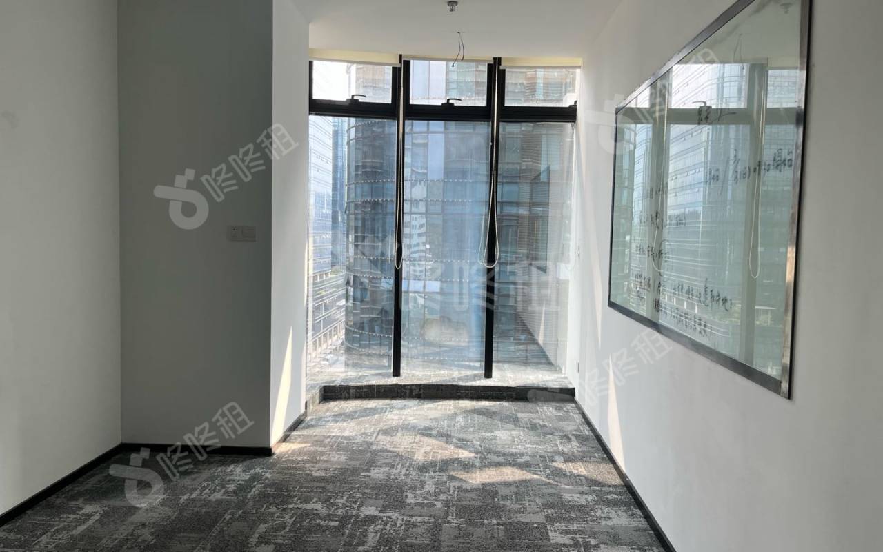 卓越城一期_292.02平_精装_办公室隔间