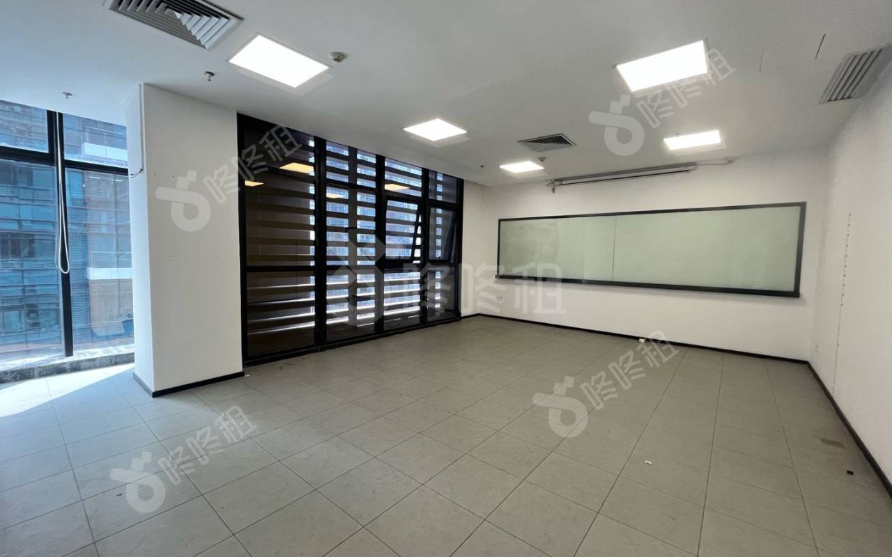 卓越城一期_292.02平_精装_办公室隔间