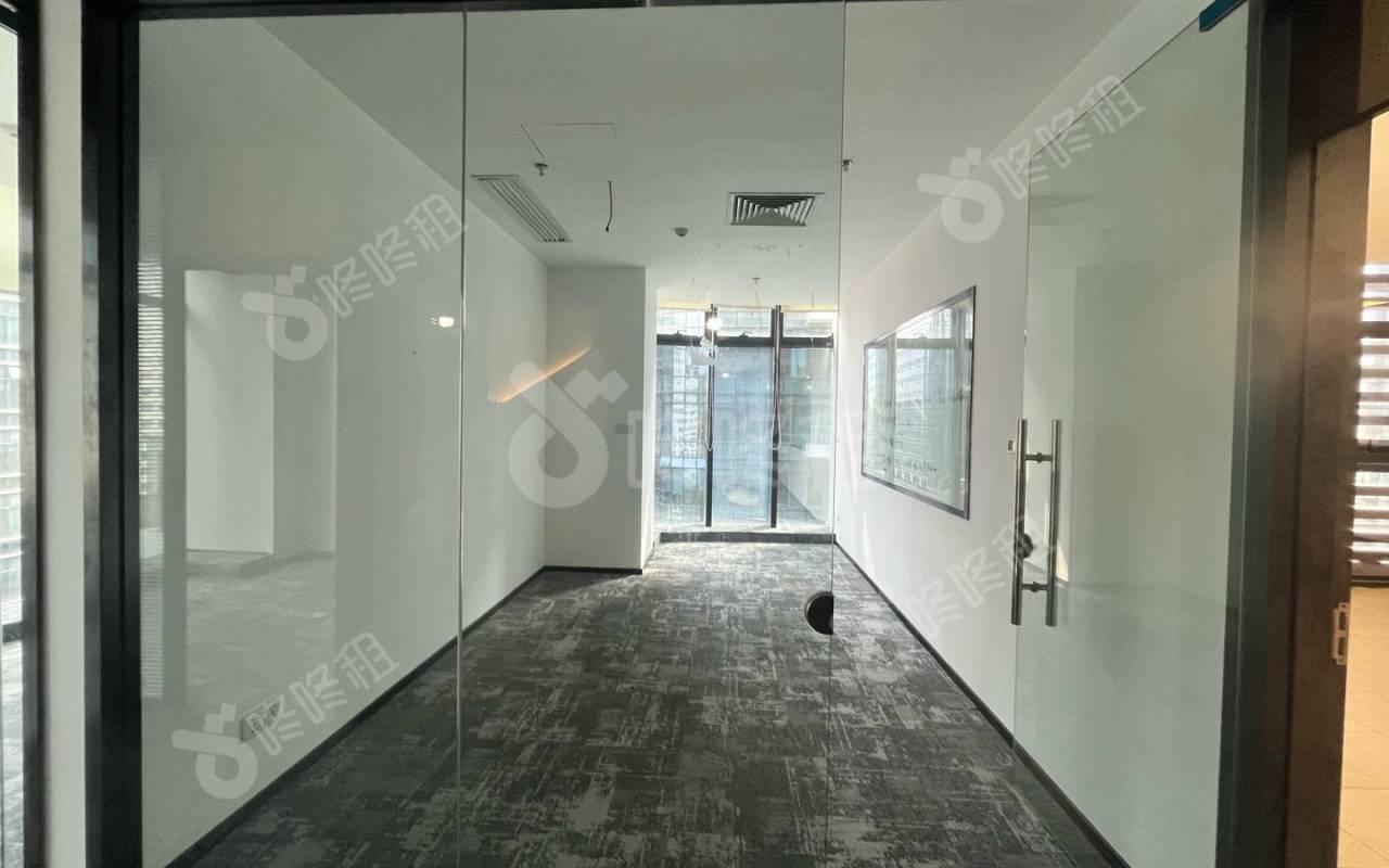 卓越城一期_292.02平_精装_办公室隔间