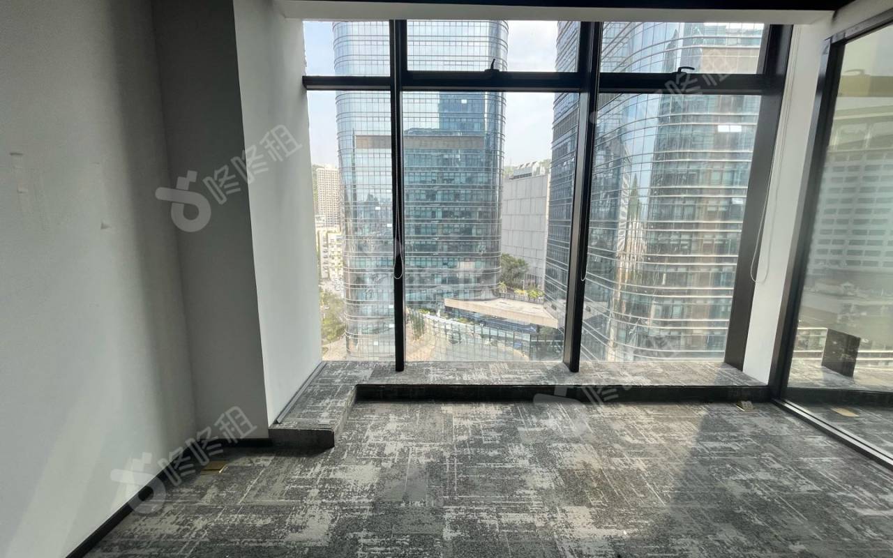 卓越城一期_292.02平_精装_办公室隔间