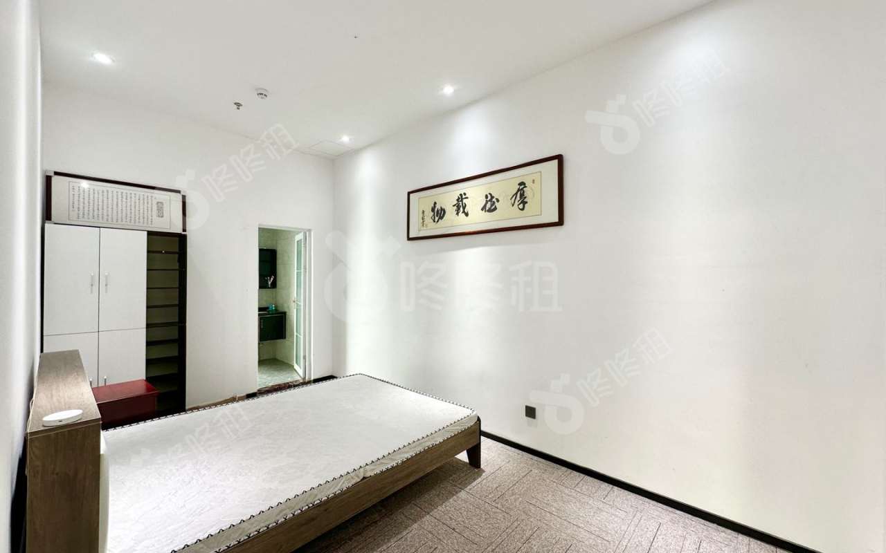 立桥金融中心_692平_精装_办公室隔间