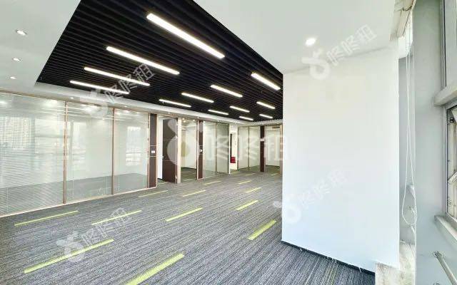 阳光科创中心_211平_精装_办公室开间