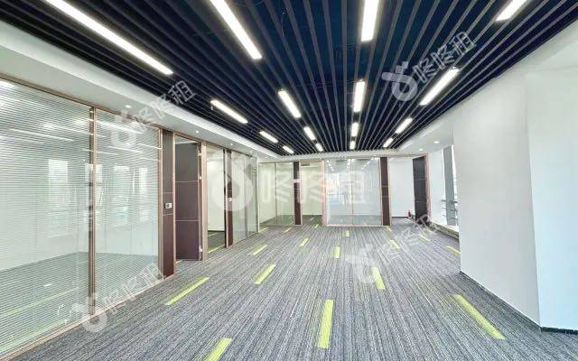 阳光科创中心_211平_精装_办公室开间