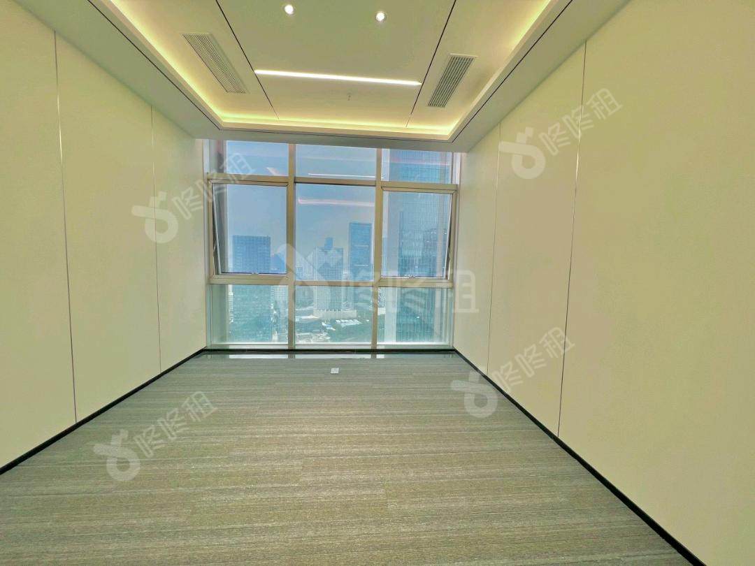 鹏润达大厦(鹏润达商业广场)_239平_精装_办公室隔间