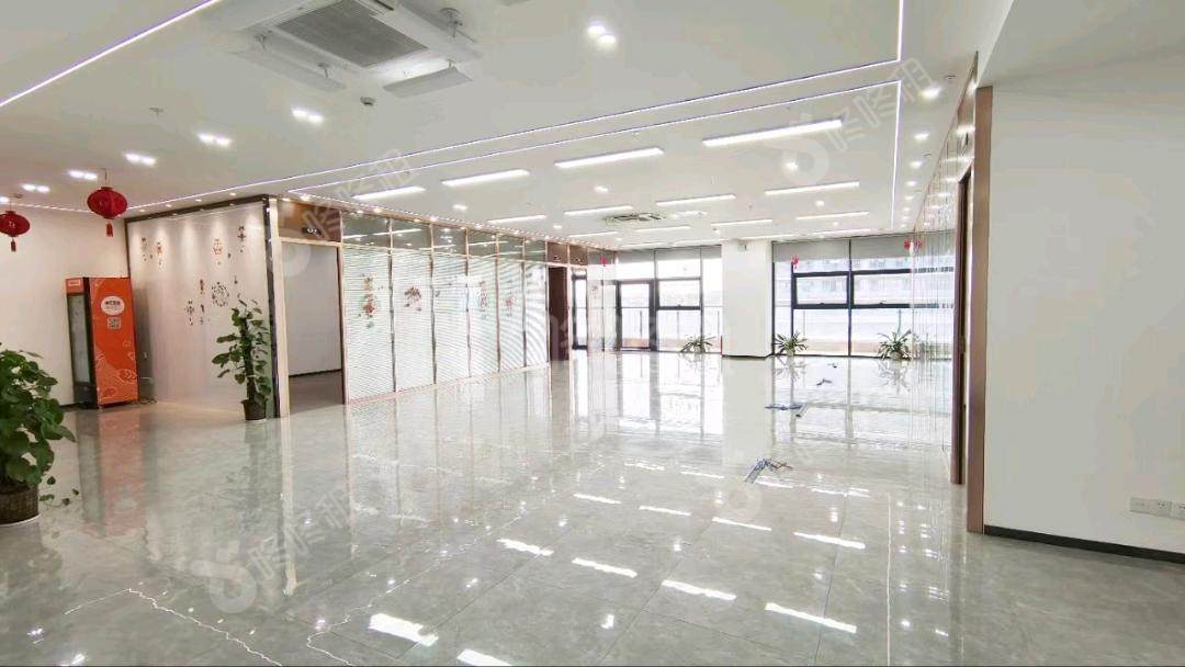 天安云谷一期_580平_精装_办公室开间