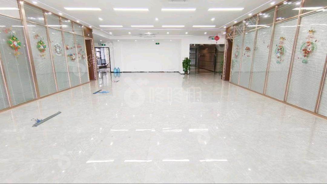 天安云谷一期_580平_精装_办公室开间