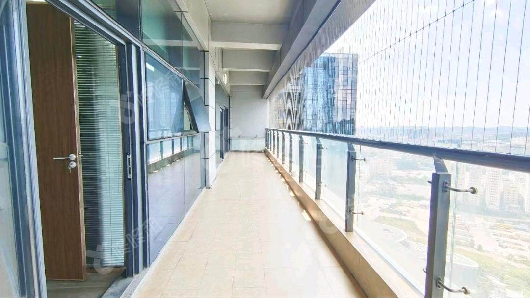 天安云谷一期_580平_精装_阳台