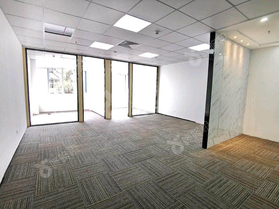 园西工业区_211平_精装_办公室开间