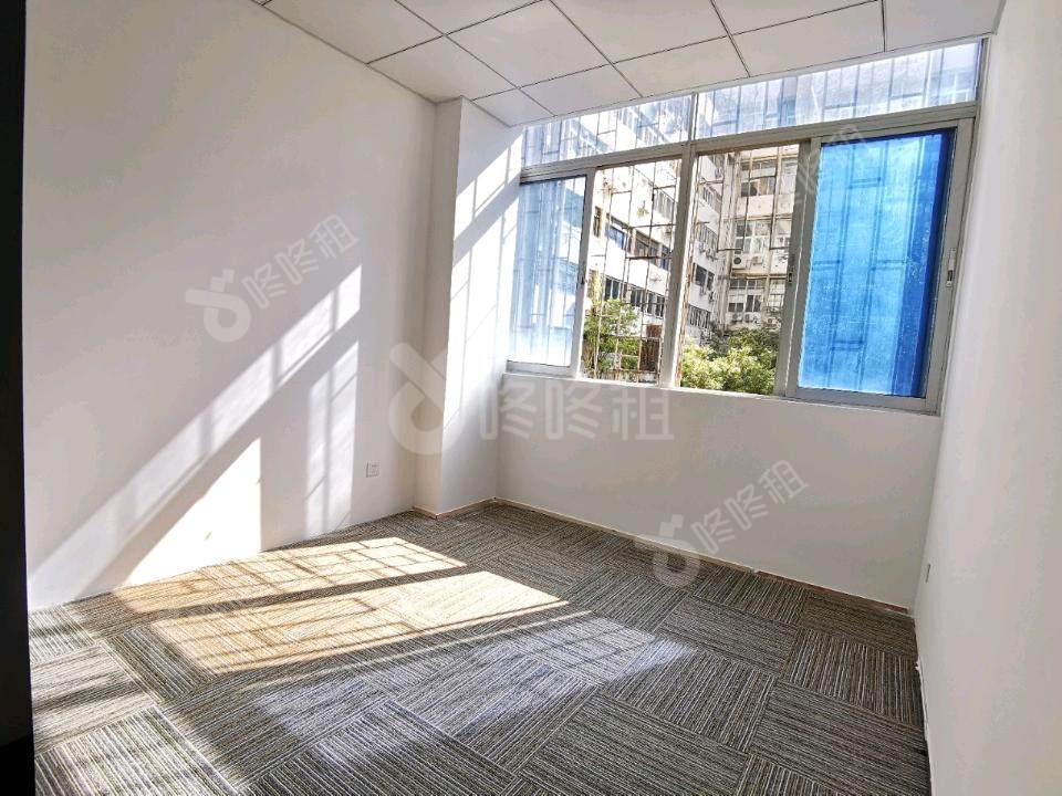 园西工业区_211平_精装_办公室隔间