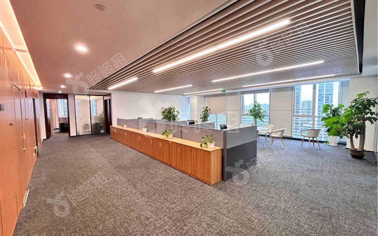 龙光世纪大厦_785.16平_精装_办公室开间