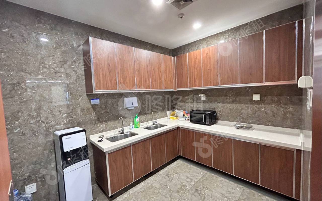 龙光世纪大厦_785.16平_精装_办公室隔间