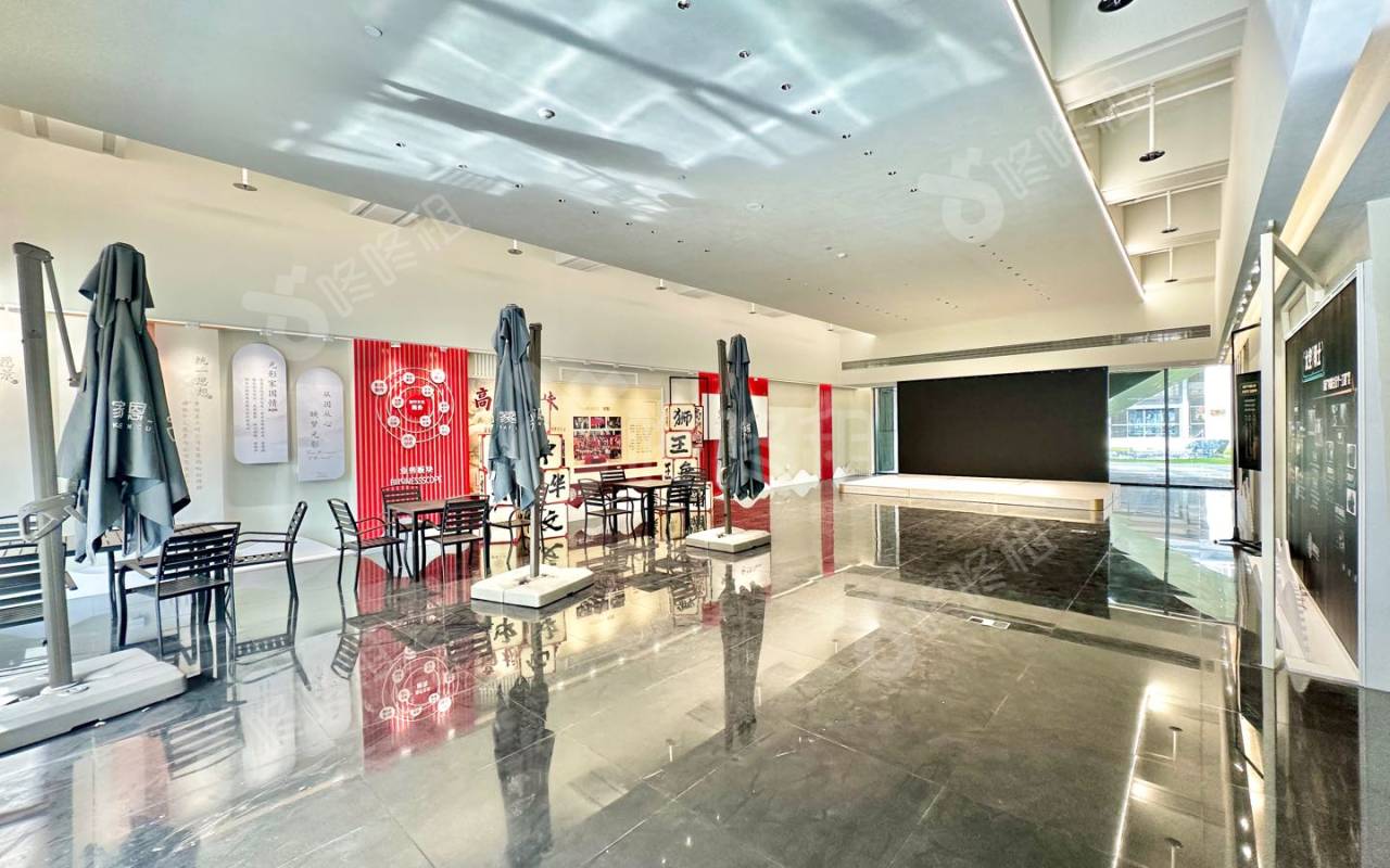 前海颐都大厦_1898.2平_豪装_办公室开间