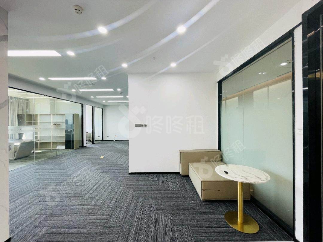 方大城_418平_精装_办公室开间