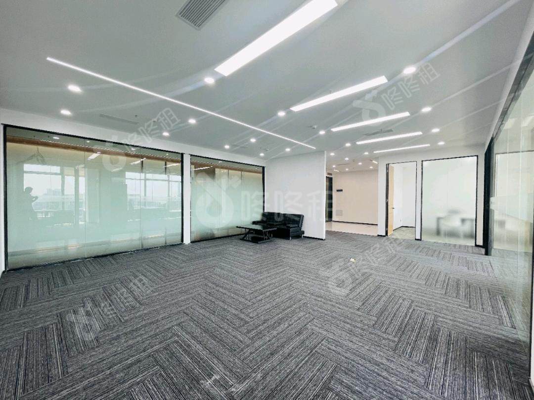 方大城_418平_精装_办公室开间