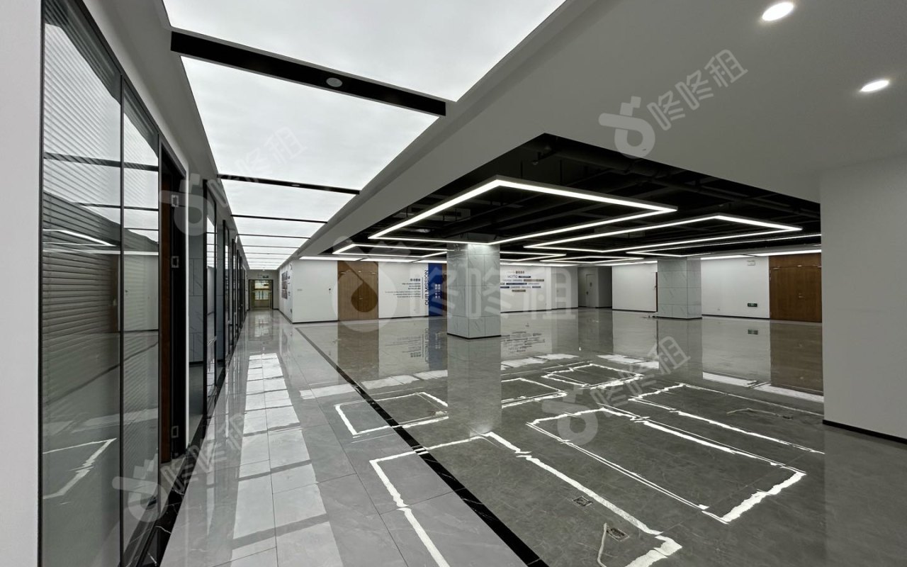 奥特迅电力大厦_2400平_精装_办公室开间