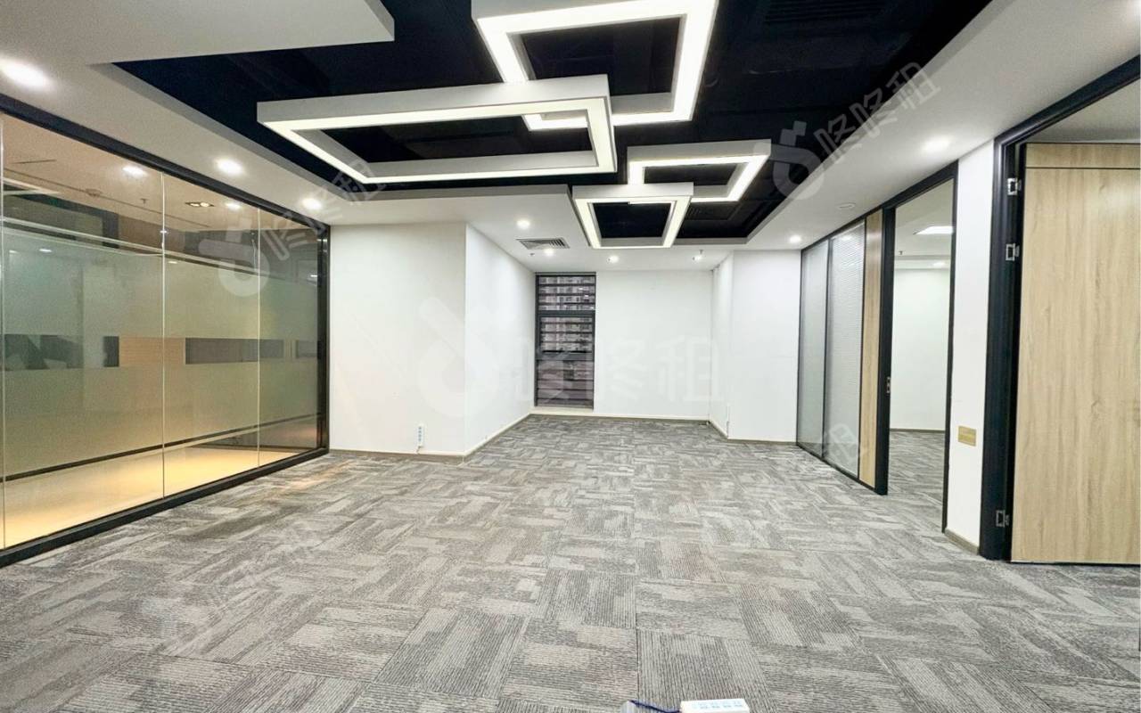 凯达尔集团大厦_178平_精装_办公室开间