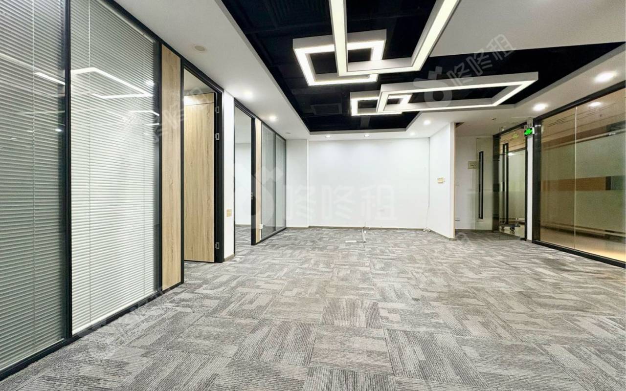 凯达尔集团大厦_178平_精装_办公室开间