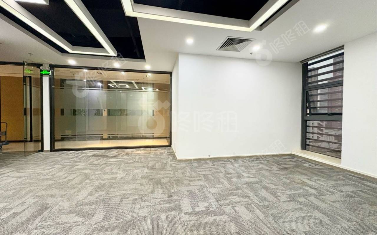 凯达尔集团大厦_178平_精装_办公室开间