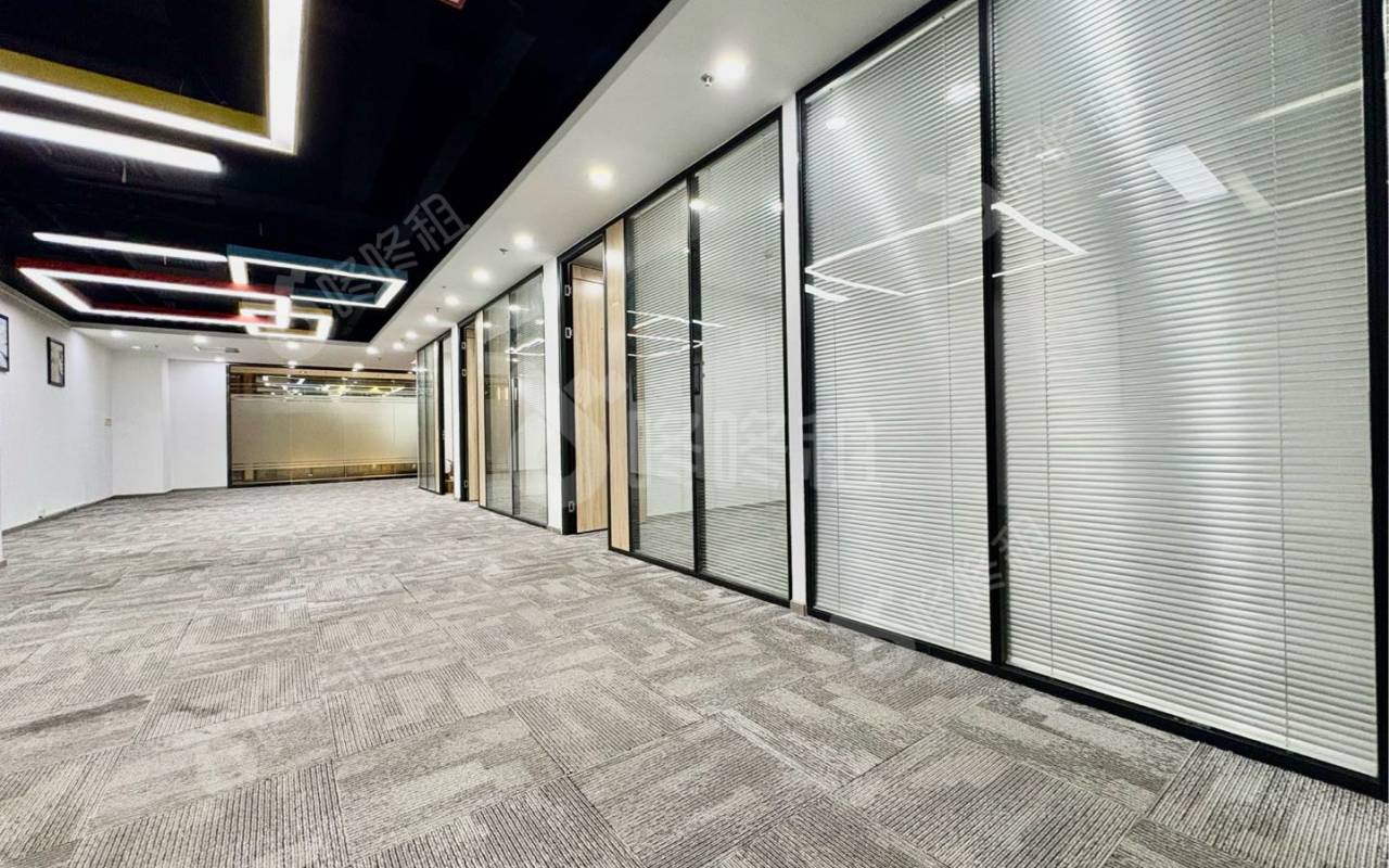 凯达尔集团大厦_375平_精装_办公室开间