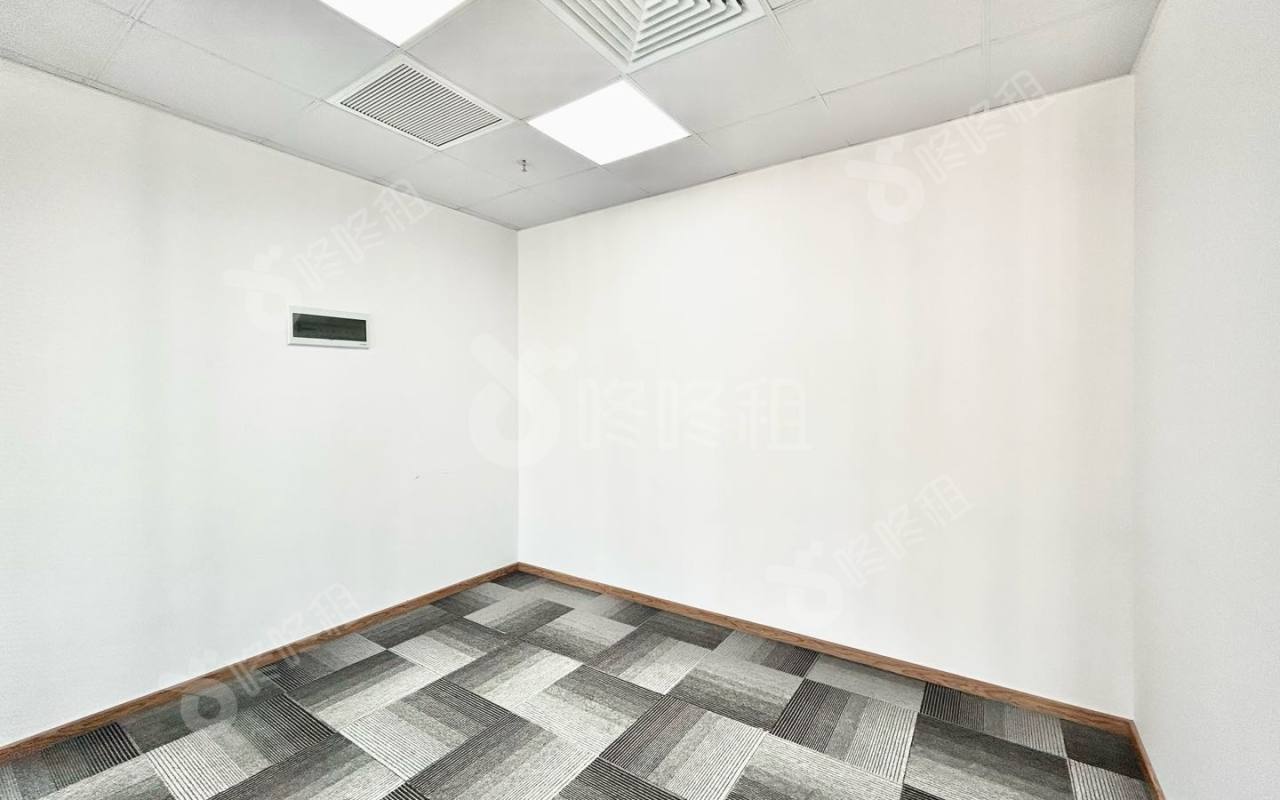 壹方中心_138平_精装_办公室隔间